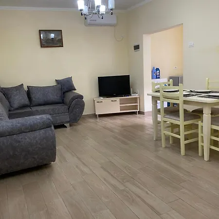 Σπίτι διακοπών Private House In The Center Of The City Σκόδρα